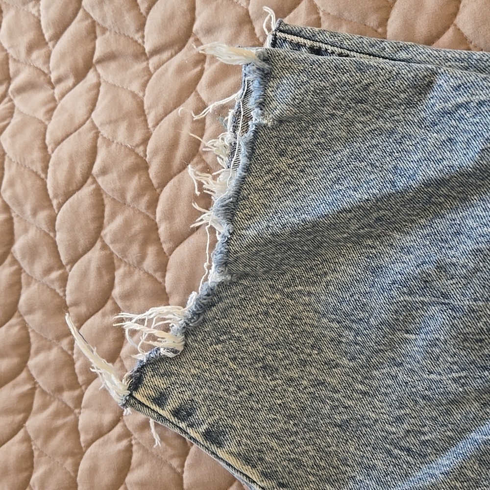 Time and Tru Light Blue Cropped Jeans - Picture 2 of 10